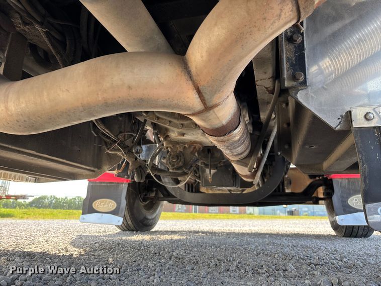 image for item FG0374 2004 Peterbilt 379 semi truck