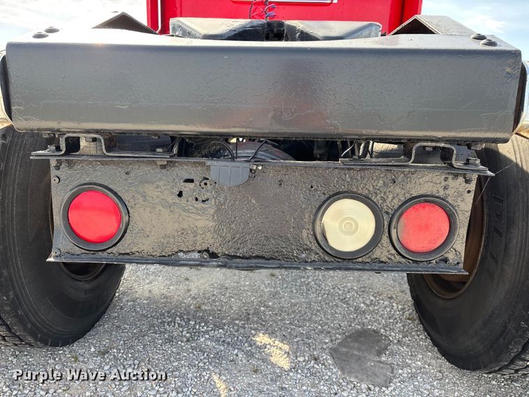 image for item FG0374 2004 Peterbilt 379 semi truck