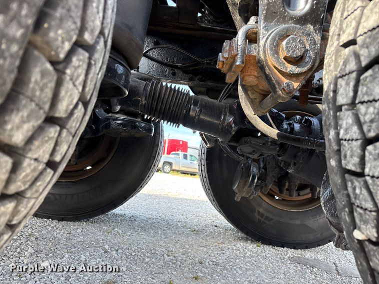 image for item FG0374 2004 Peterbilt 379 semi truck