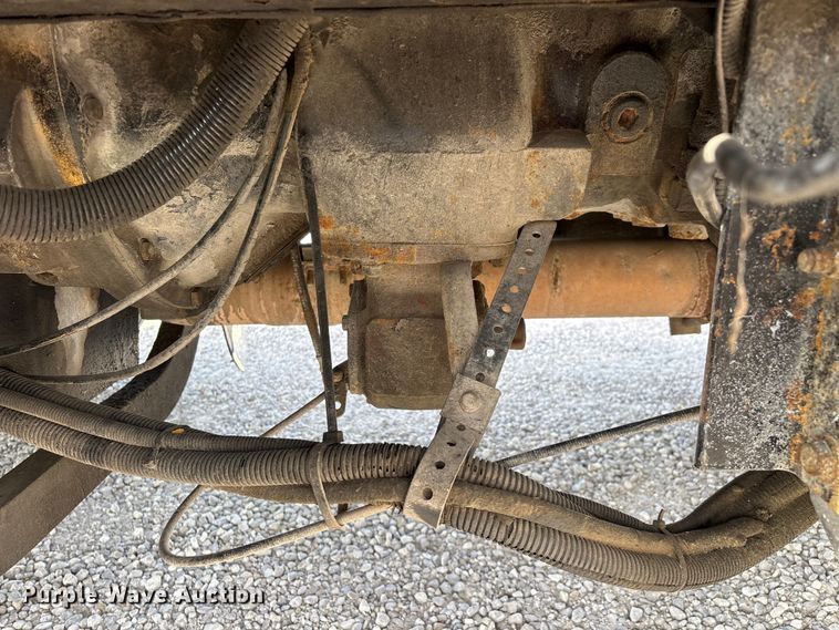 image for item FG0374 2004 Peterbilt 379 semi truck