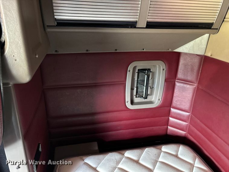 image for item FG0374 2004 Peterbilt 379 semi truck