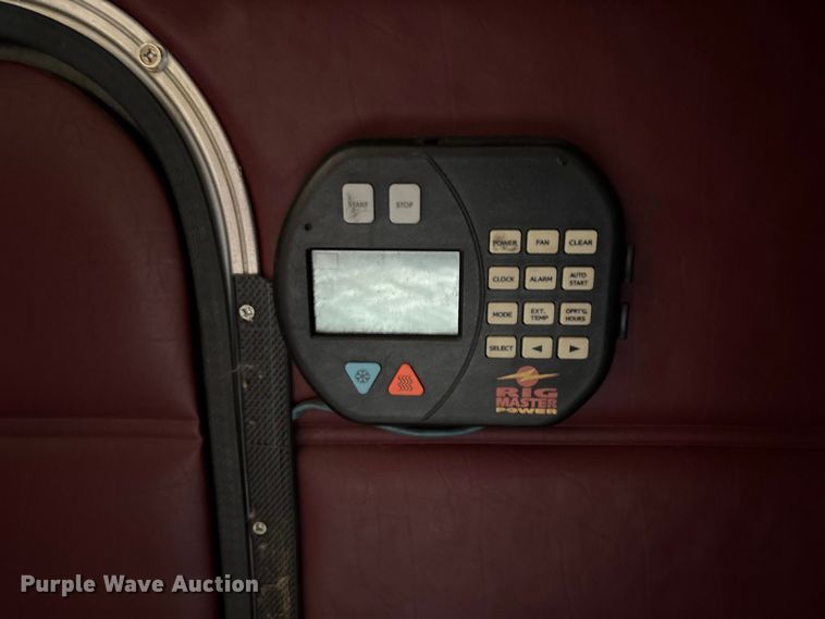 image for item FG0374 2004 Peterbilt 379 semi truck
