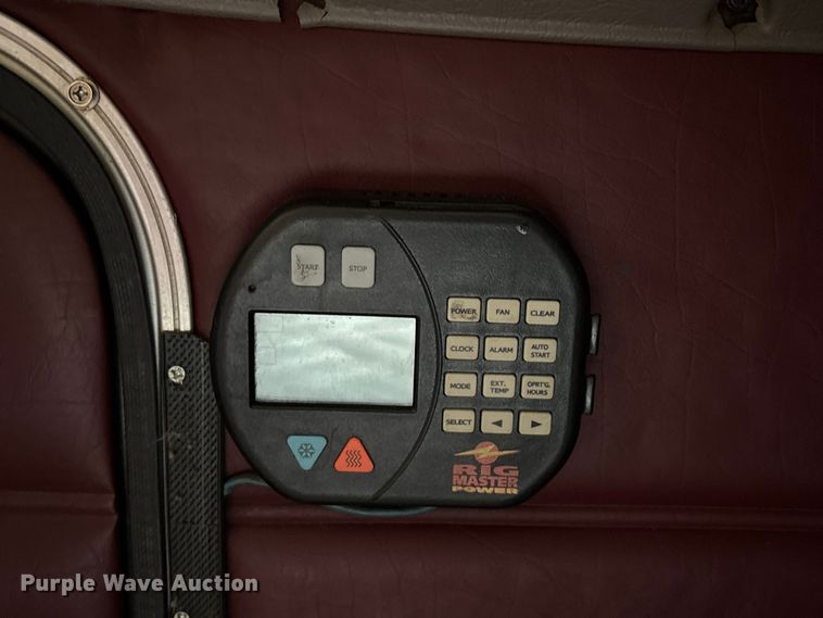 image for item FG0374 2004 Peterbilt 379 semi truck