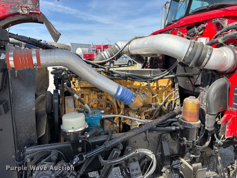 image for item FG0374 2004 Peterbilt 379 semi truck