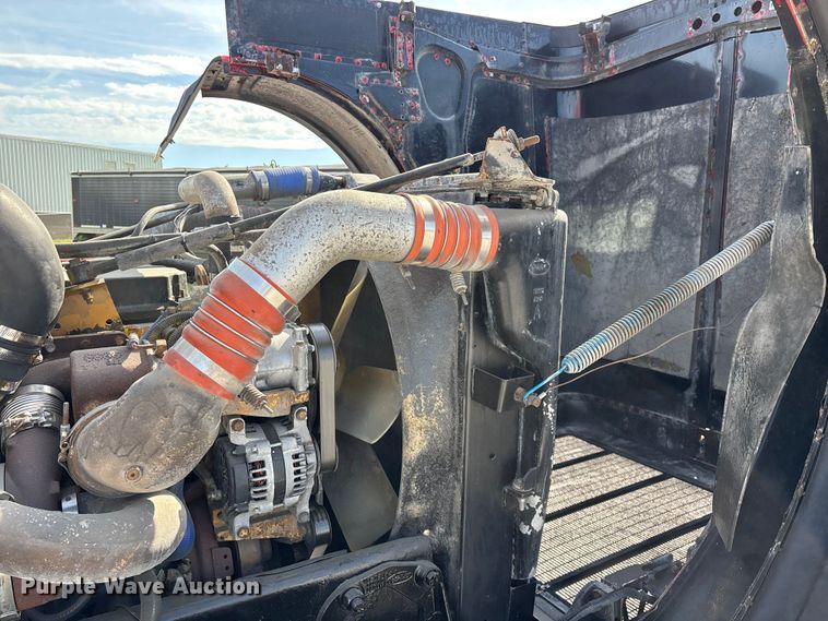 image for item FG0374 2004 Peterbilt 379 semi truck