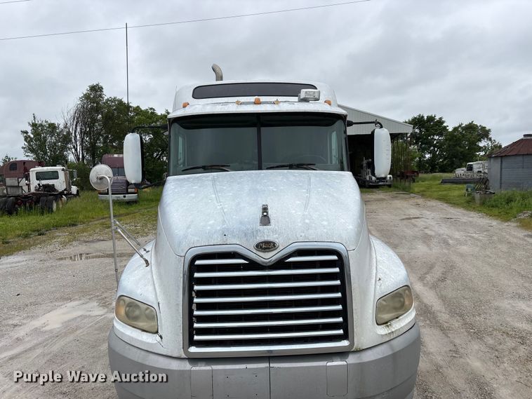image for item FG0378 2001 Mack CX613 Vision semi truck