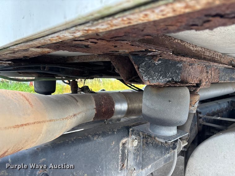 image for item FG0378 2001 Mack CX613 Vision semi truck
