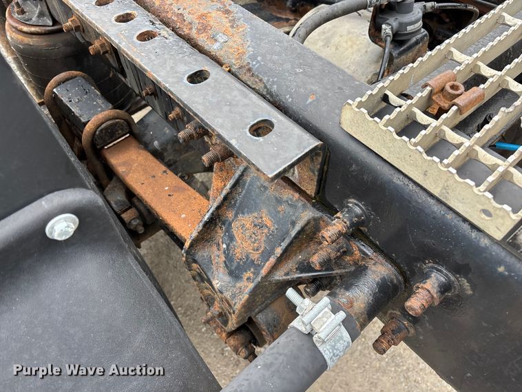 image for item FG0378 2001 Mack CX613 Vision semi truck