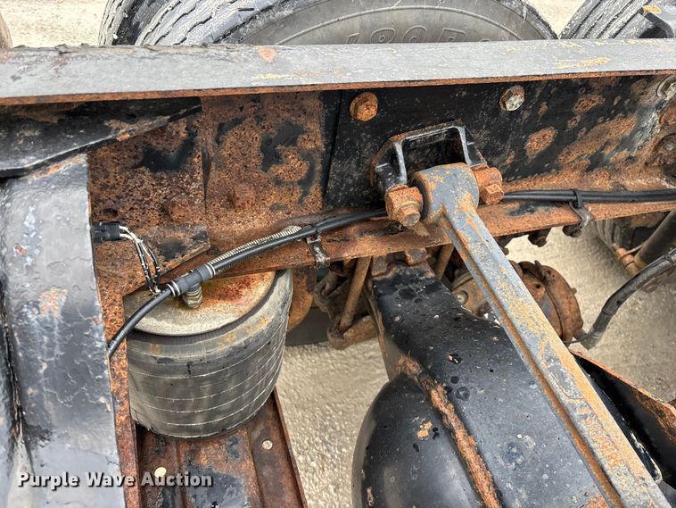 image for item FG0378 2001 Mack CX613 Vision semi truck