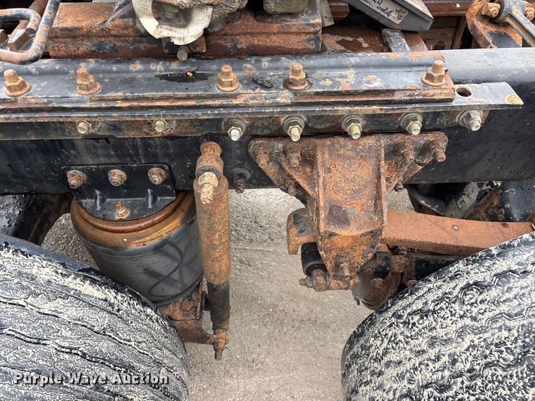 image for item FG0378 2001 Mack CX613 Vision semi truck
