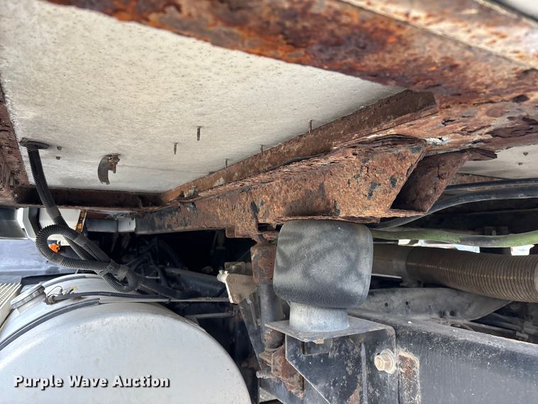 image for item FG0378 2001 Mack CX613 Vision semi truck