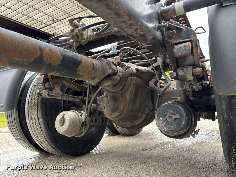 image for item FG0378 2001 Mack CX613 Vision semi truck