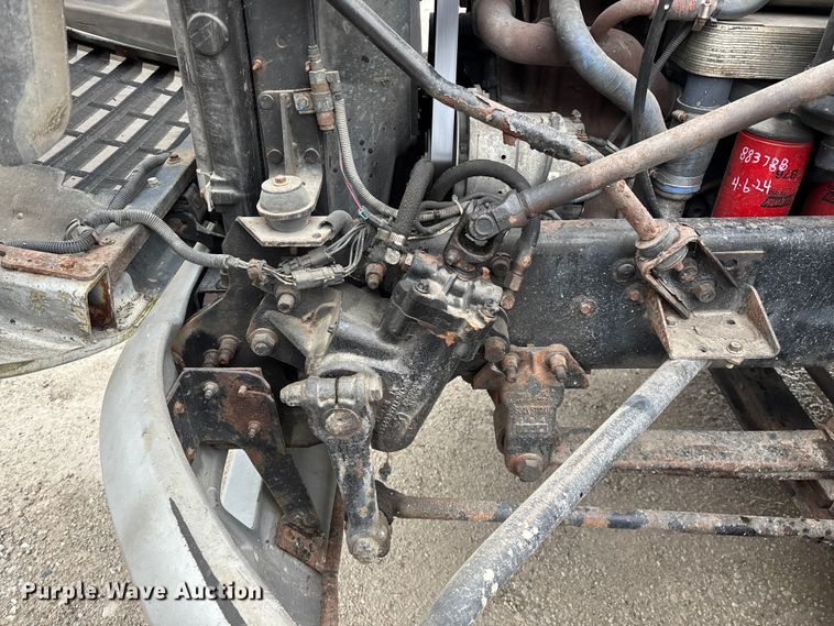 image for item FG0378 2001 Mack CX613 Vision semi truck