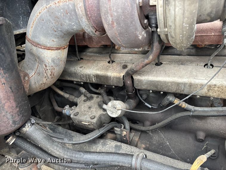 image for item FG0378 2001 Mack CX613 Vision semi truck