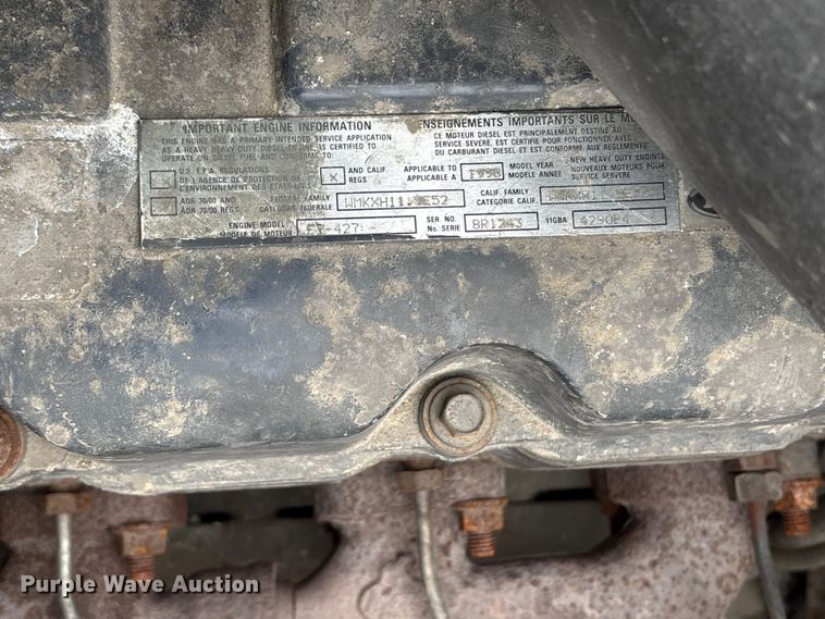 image for item FG0378 2001 Mack CX613 Vision semi truck