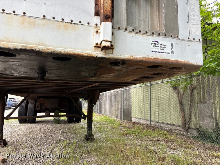 image for item FG0384 1986 Strick dry van trailer