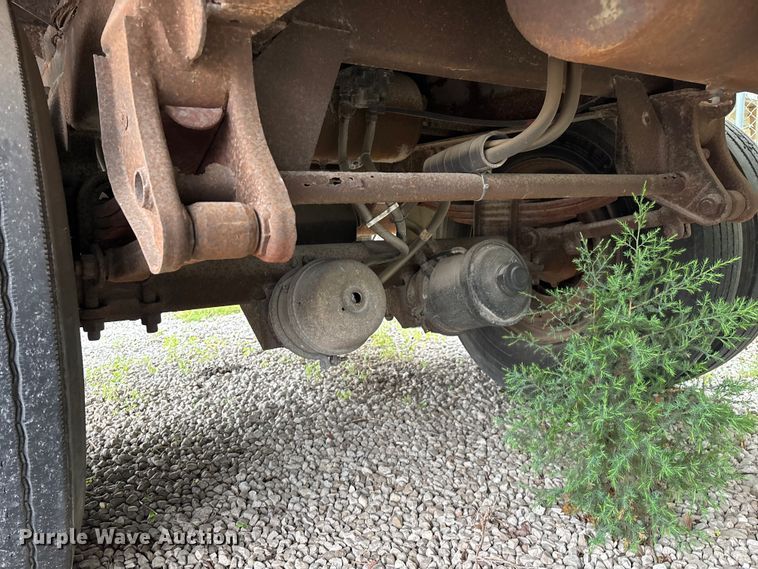 image for item FG0384 1986 Strick dry van trailer