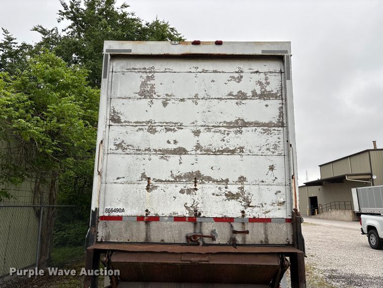 image for item FG0384 1986 Strick dry van trailer