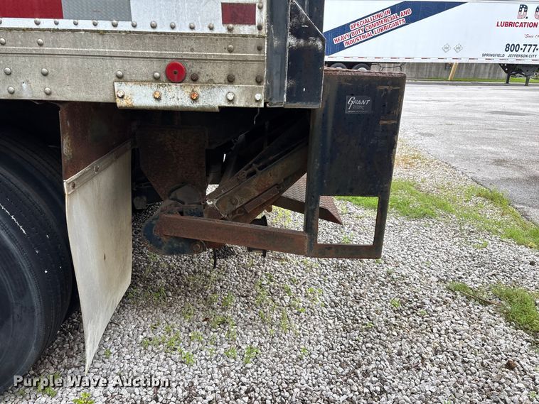 image for item FG0384 1986 Strick dry van trailer