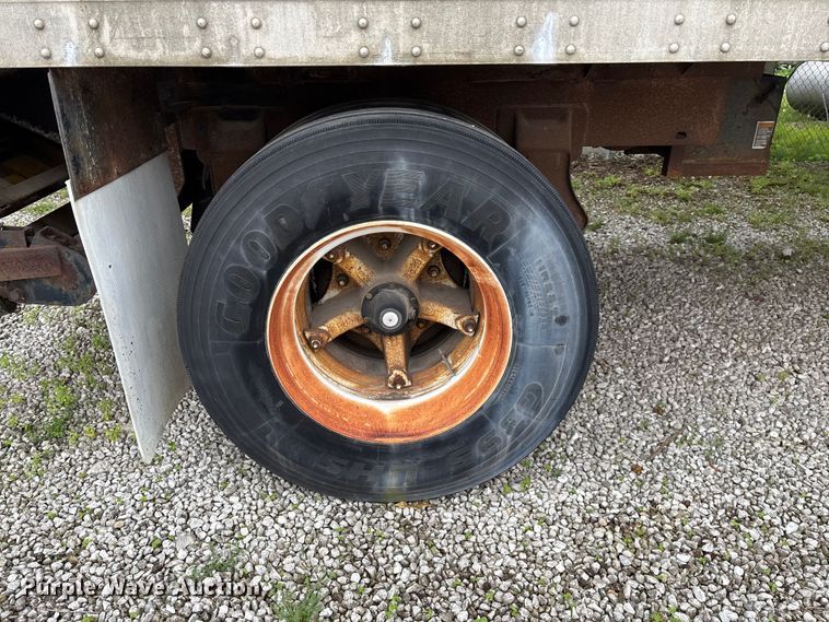 image for item FG0384 1986 Strick dry van trailer