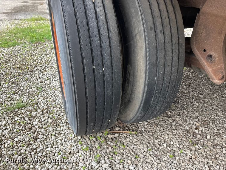 image for item FG0384 1986 Strick dry van trailer