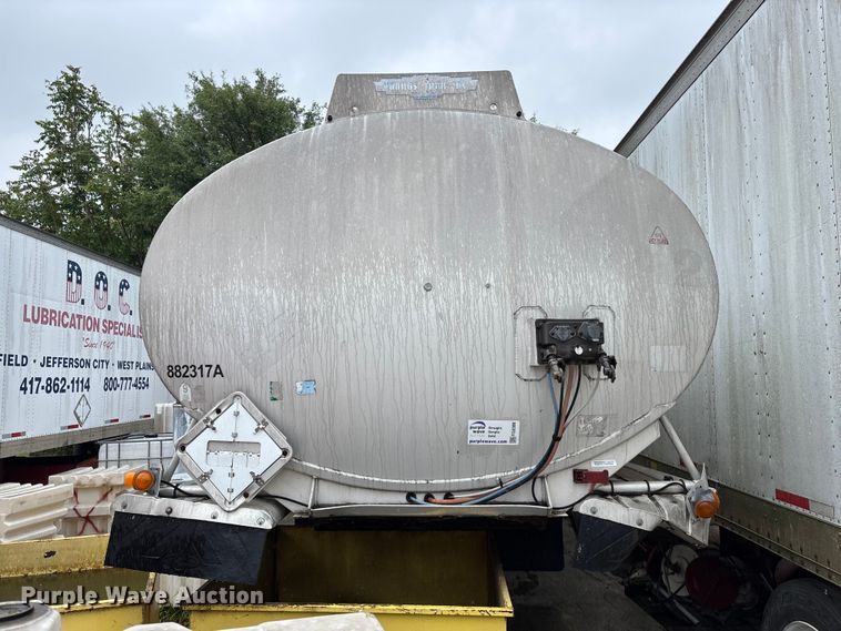 image for item FG0386 1988 Youngs Tank A-000 tank trailer