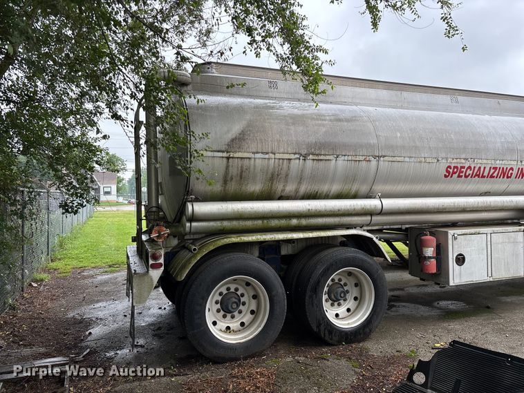 image for item FG0386 1988 Youngs Tank A-000 tank trailer