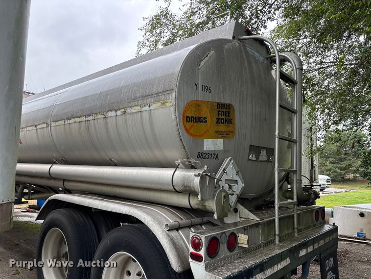 image for item FG0386 1988 Youngs Tank A-000 tank trailer