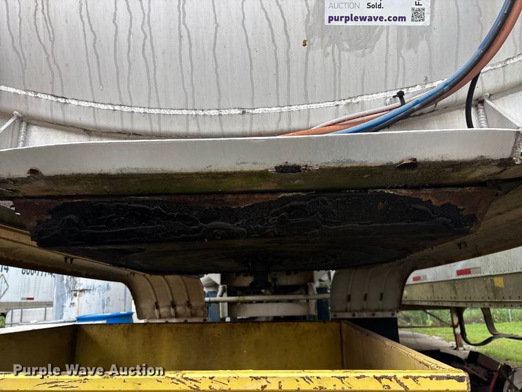 image for item FG0386 1988 Youngs Tank A-000 tank trailer