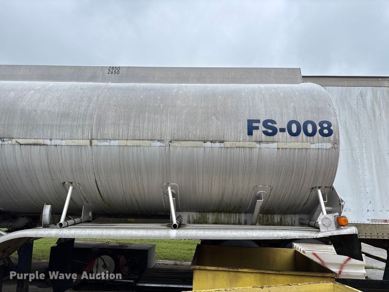 image for item FG0386 1988 Youngs Tank A-000 tank trailer