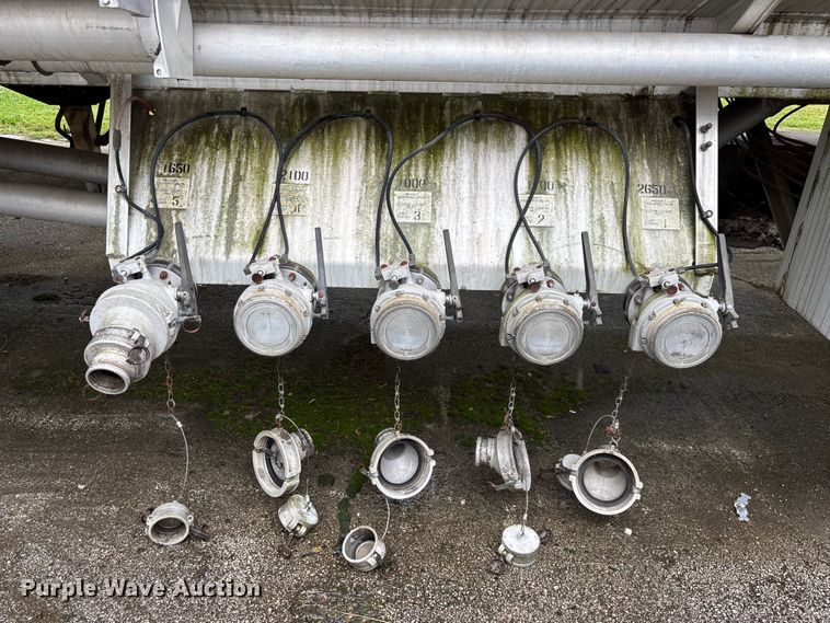 image for item FG0386 1988 Youngs Tank A-000 tank trailer