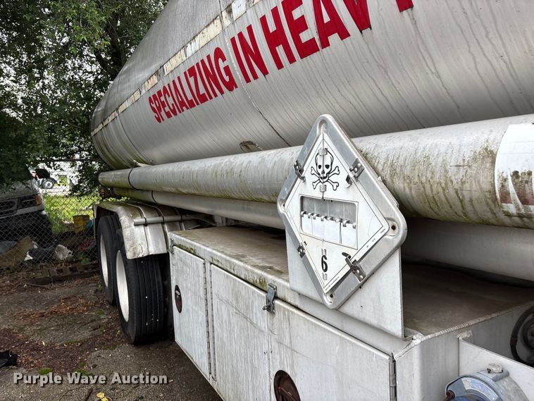 image for item FG0386 1988 Youngs Tank A-000 tank trailer
