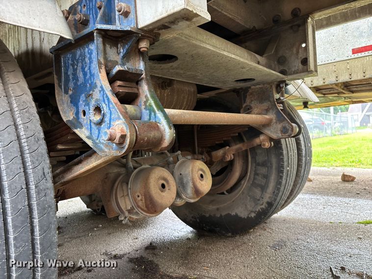 image for item FG0386 1988 Youngs Tank A-000 tank trailer