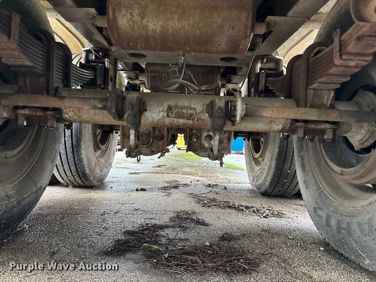 image for item FG0386 1988 Youngs Tank A-000 tank trailer