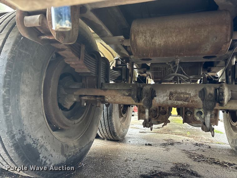 image for item FG0386 1988 Youngs Tank A-000 tank trailer