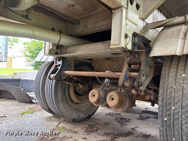 image for item FG0386 1988 Youngs Tank A-000 tank trailer