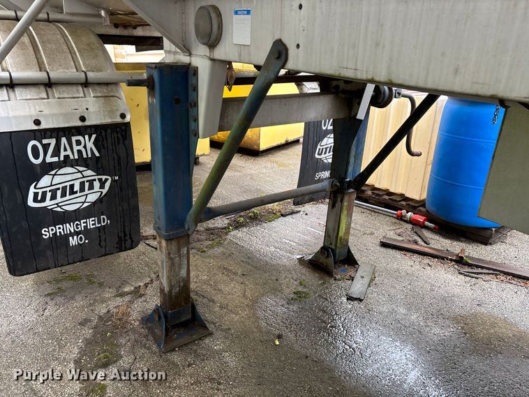 image for item FG0386 1988 Youngs Tank A-000 tank trailer