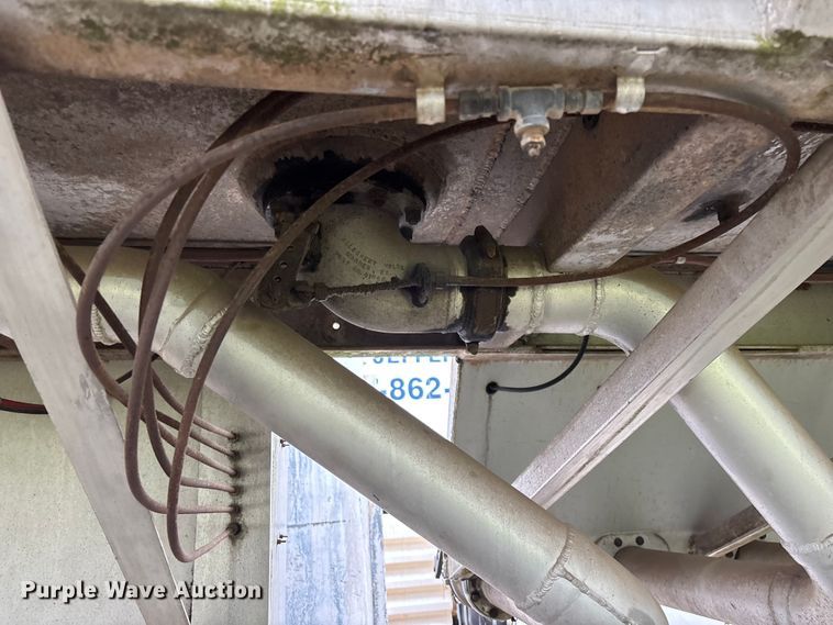 image for item FG0386 1988 Youngs Tank A-000 tank trailer
