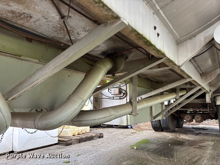image for item FG0386 1988 Youngs Tank A-000 tank trailer