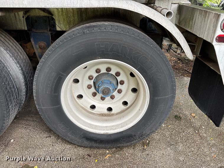 image for item FG0386 1988 Youngs Tank A-000 tank trailer