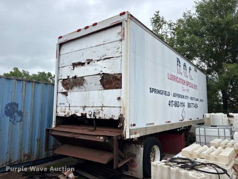image for item FG0387 1985 Strick dry van trailer