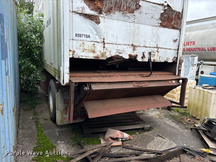 image for item FG0387 1985 Strick dry van trailer