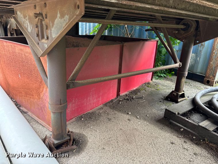image for item FG0387 1985 Strick dry van trailer