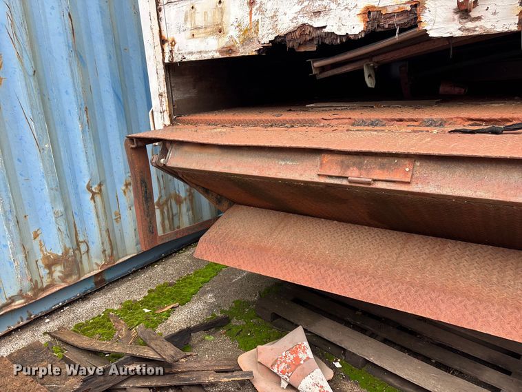 image for item FG0387 1985 Strick dry van trailer