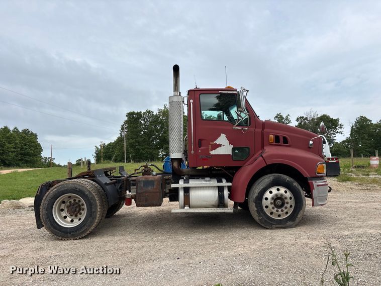 image for item FG0390 2005 Sterling A9500 semi truck