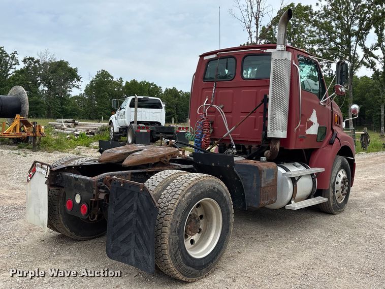 image for item FG0390 2005 Sterling A9500 semi truck