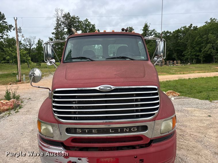 image for item FG0390 2005 Sterling A9500 semi truck