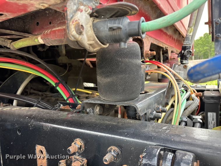 image for item FG0390 2005 Sterling A9500 semi truck