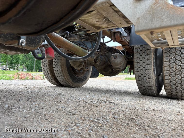 image for item FG0390 2005 Sterling A9500 semi truck