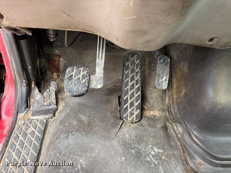 image for item FG0390 2005 Sterling A9500 semi truck